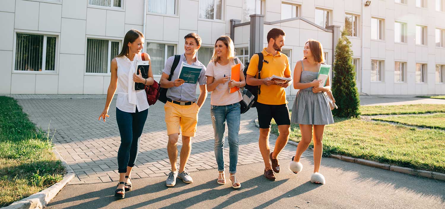 free-time-students-bachelor-s-campus-life-rhythm-five-friendly-st5nts-are-walking